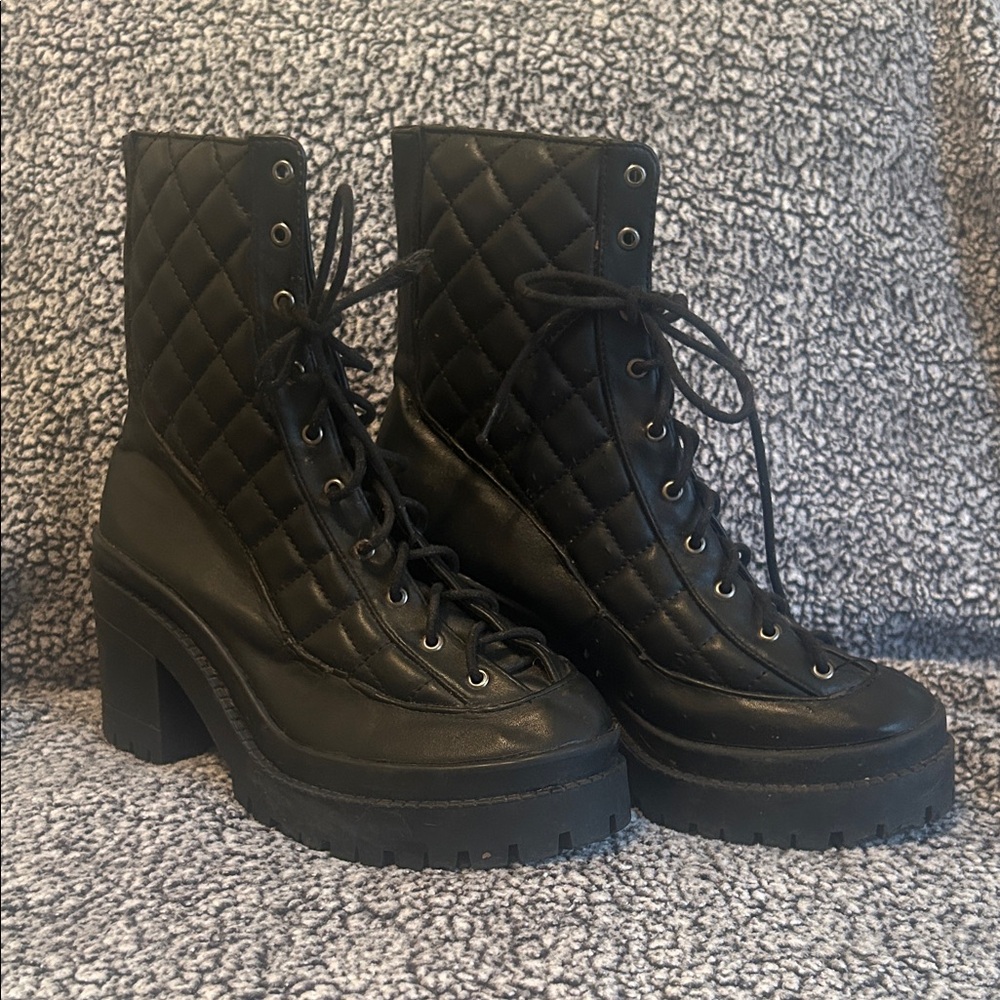 Elegant Black Quilted Lace-Up Boots